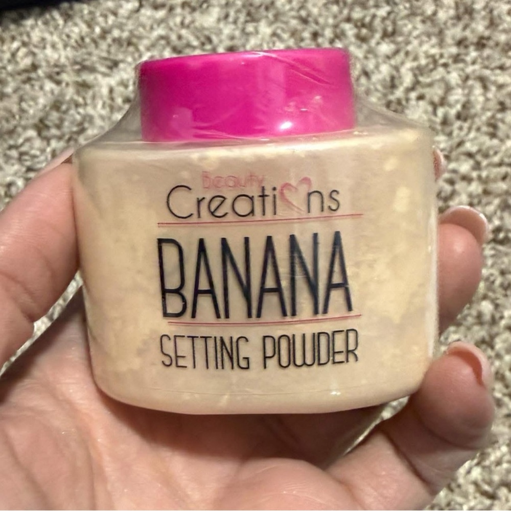 Beauty Creations Banana Setting Powder - Pink and Cream